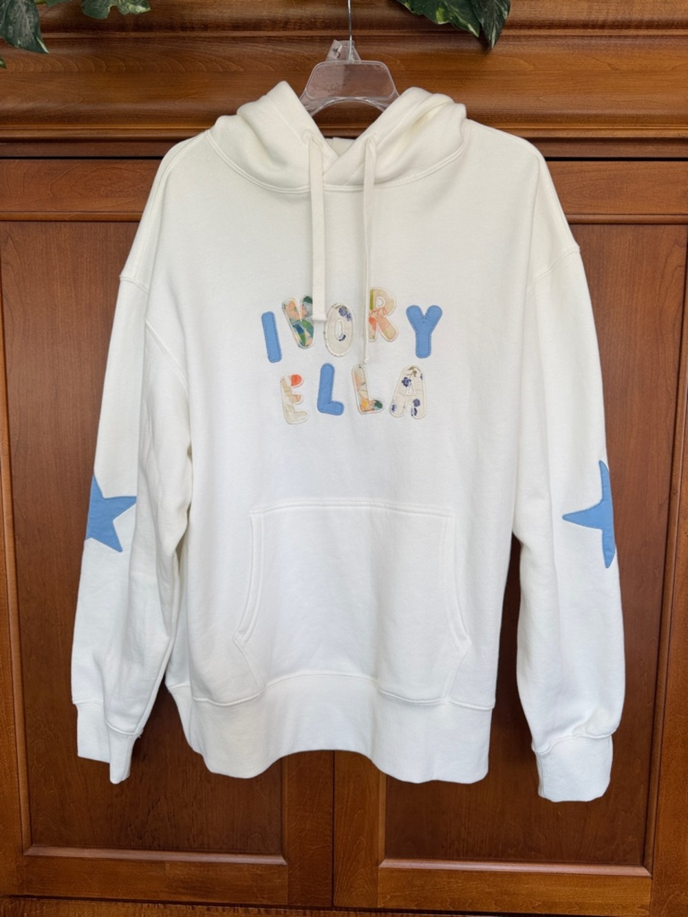 ivory ella Quilted Love Unisex White Hoodie NWT size Medium